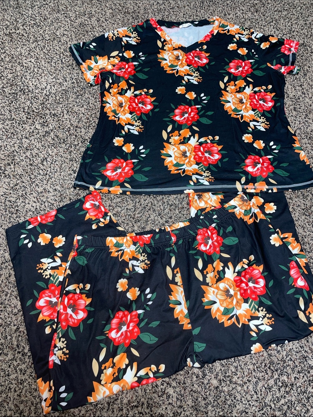 Floral V-Neck Sleep Set in Black with Red & Orange Flowers Plus Size 2X | EUC - Picture 2 of 5